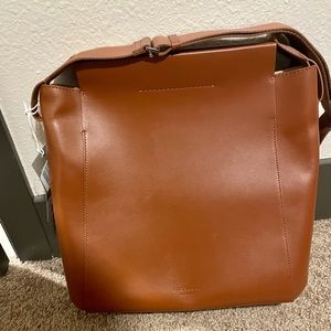 Everlane Form bag in Cognac